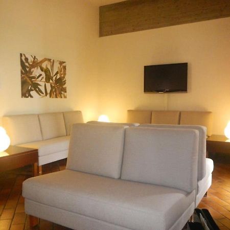 Hotel Derby Сирмионе Экстерьер фото