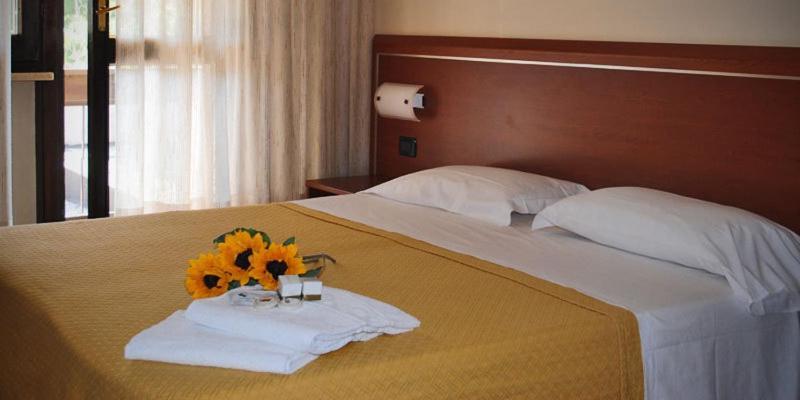 Hotel Derby Сирмионе Экстерьер фото