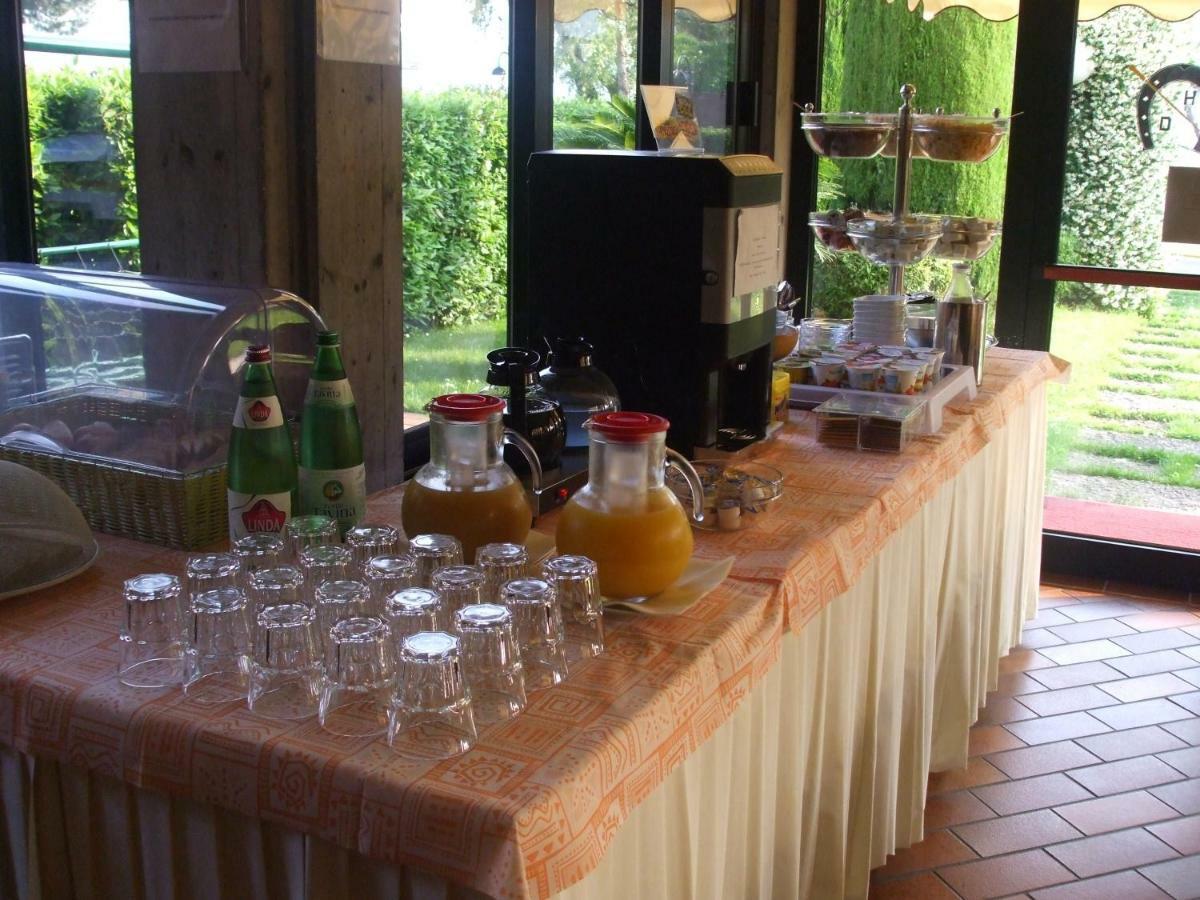 Hotel Derby Сирмионе Экстерьер фото