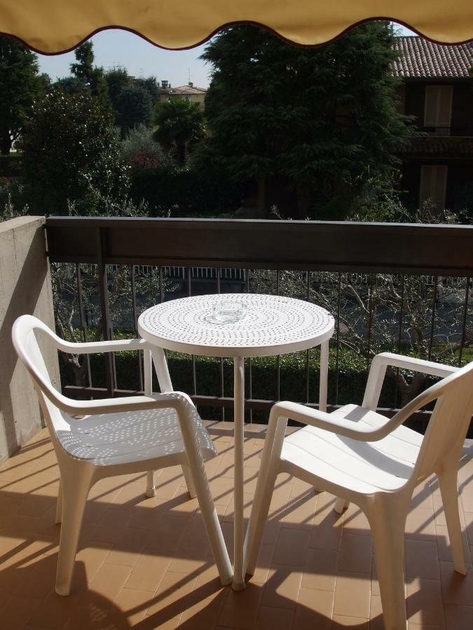 Hotel Derby Сирмионе Экстерьер фото